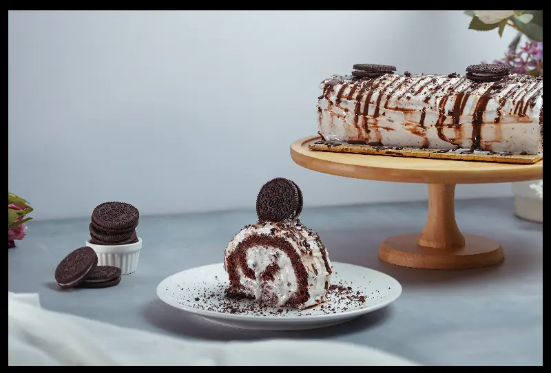 Oreo Swiss Roll Cake